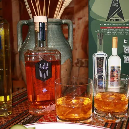 Hotel White Rose & Restaurant - 4*