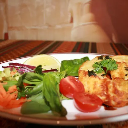 Hotel White Rose & Restaurant -