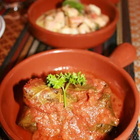 Hotel White Rose & Restaurant - 4*