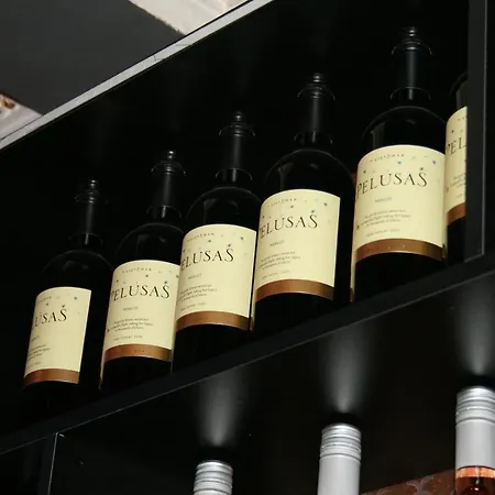 White Rose & Restaurant - 4*