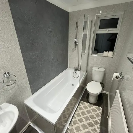 Hotel White Rose & Restaurant - 4*