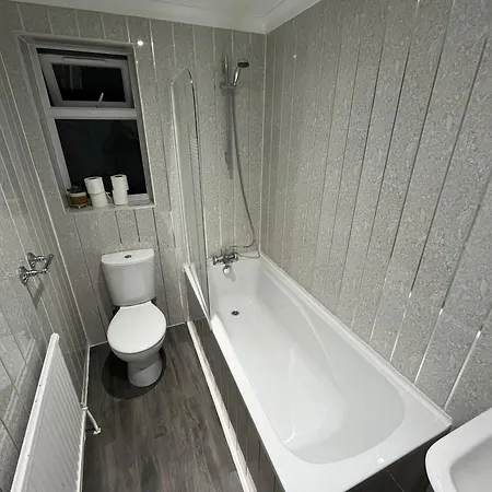 Отель White Rose & Restaurant -