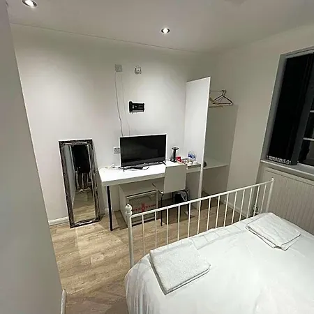 Hotell White Rose & Restaurant -