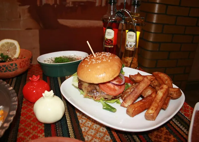 Hotel White Rose & Restaurant - 4*