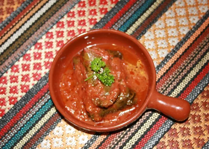 Hotel White Rose & Restaurant -