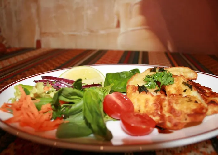 Hotel White Rose & Restaurant -