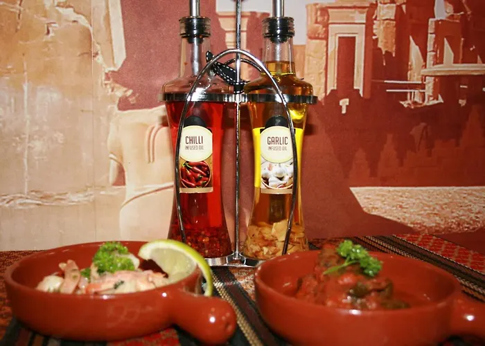 Hotel White Rose & Restaurant - 4*