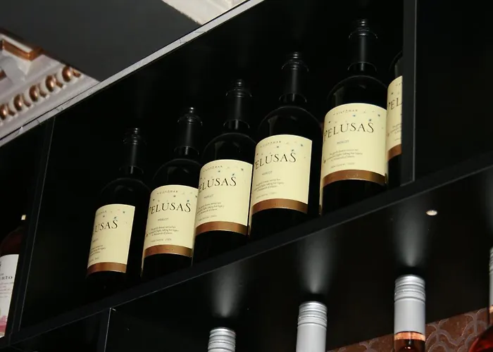 White Rose & Restaurant - 4*