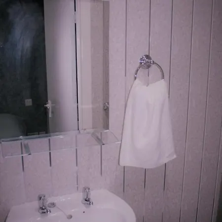 White Rose & Restaurant - 4*