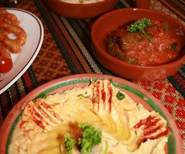 White Rose Hotel&restaurant -